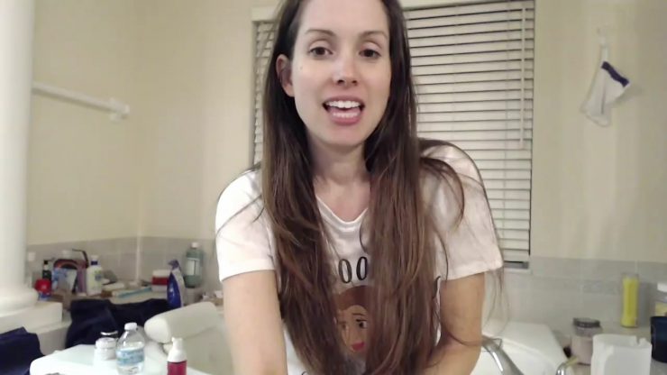 Lelulove: WEBCAM: Shower Hairwashing Then Masturbating In Bed  November 2, 2017