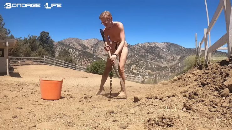 Bondage Life: Workin In The Dirt