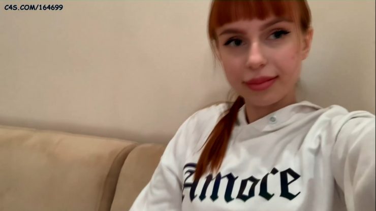 Petite Princess Femdom: Full Weight Facesitting In Sporty Yoga Pants With Mistress Kira And Chair Slave – Face Sit