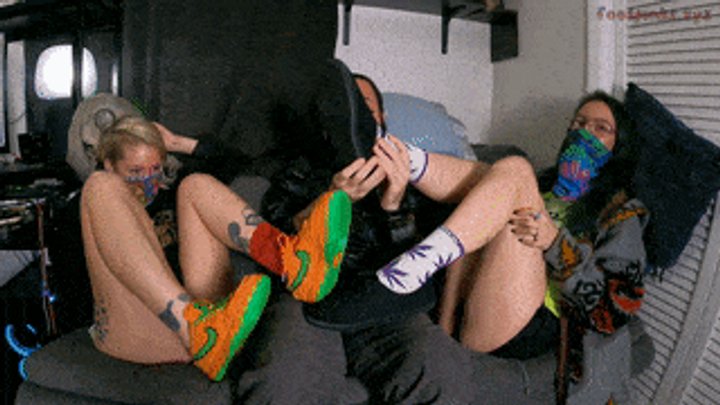 Footpunkz: Two Tattooed Babes Give a Foot Smothering Footjob with a Huge Cumshot