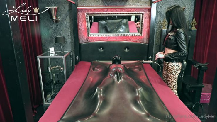 OnlyFans:  Lady Meli – This Toy Is Simply Awesome