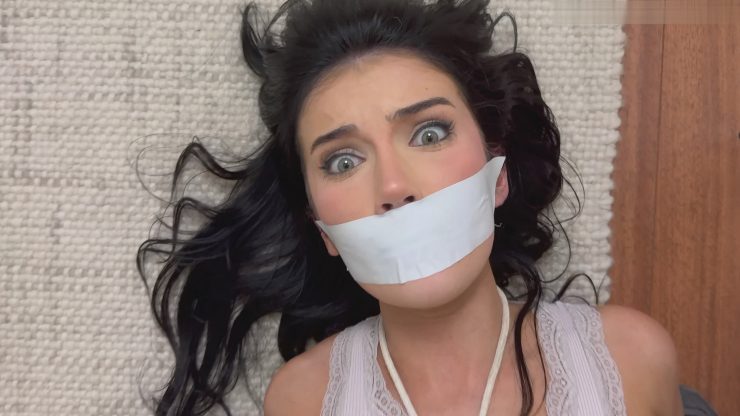 Tatti Roana Bondage – Perv hides Tatti in a small cupboard!! 4K