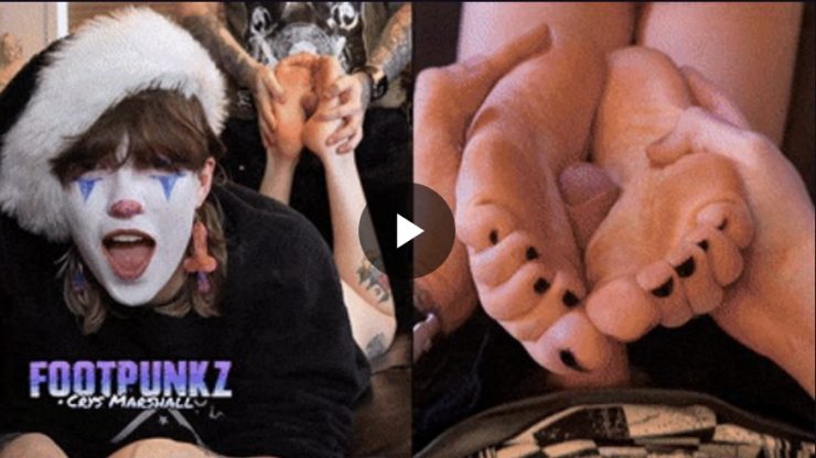 Footpunkz: Aeon Marks, Crys Marshall – Clown Babe PoV Footjob with Big Size 12 Feet – A Very Merry Crysmas